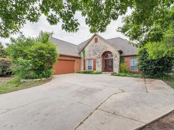 2400 Stonebridge Dr, Norman, OK 73071