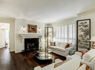 9333 Memorial Dr APT 301, Houston, TX 77024