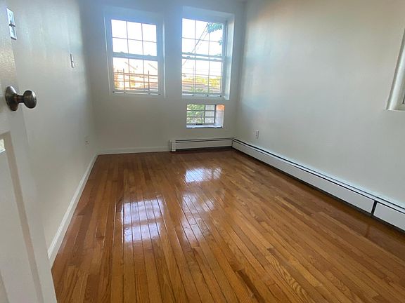 5th image of 2043 Chatterton Ave #1