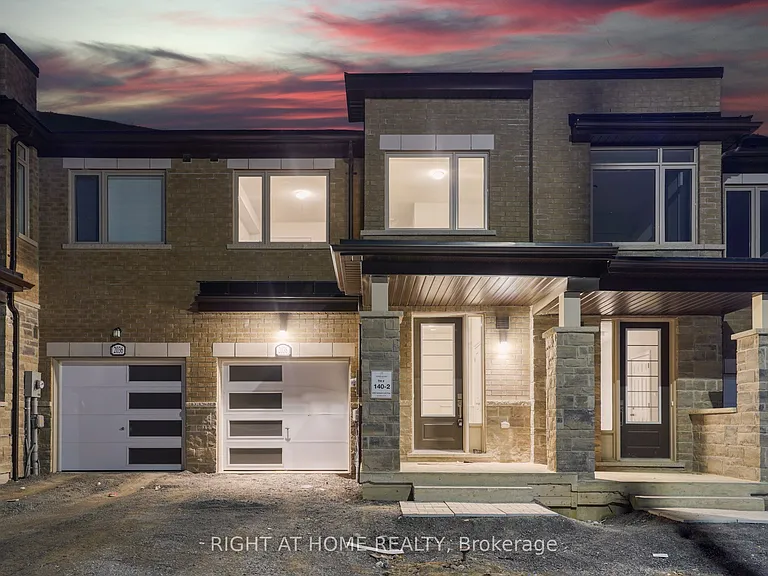 2038 Cameron Lott Cres — Photo 1