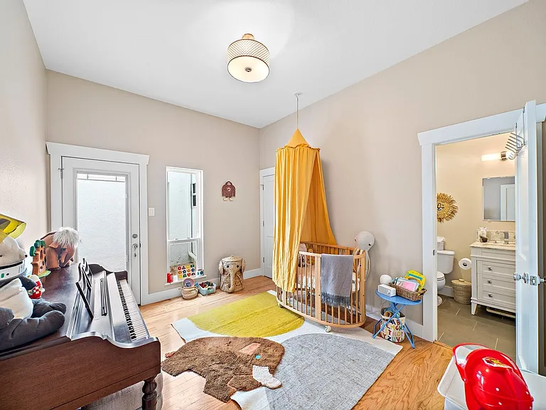 705 Usener St #B — Photo 13