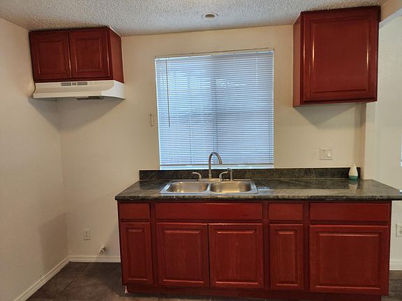 5th image of 1125 W 67th St