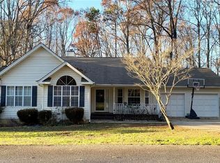 311 Thornwood Cir, Mount Airy, GA 30563