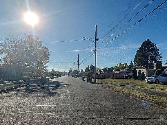 4th image of 2614 N Shirley St
