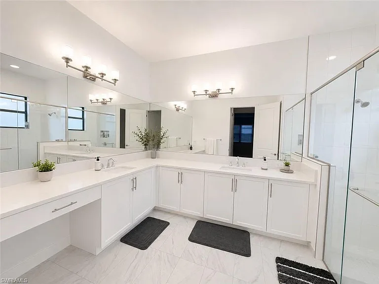 20202 Ainsley St — Photo 12