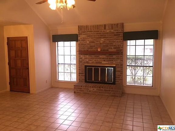 3rd image of 714 Taos Dr