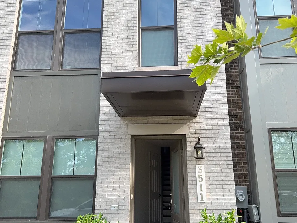 3511 Carnaby St