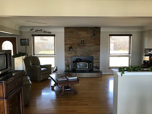 4th image of 22471 Lakecrest St
