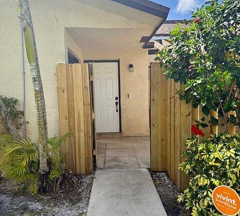 2nd image of 1803 Waterview Circle