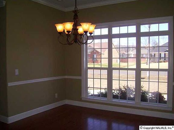 3rd image of 104 Fawn Forest Dr