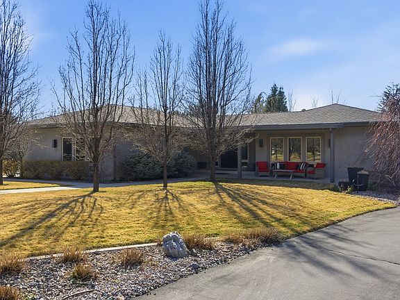 2nd image of 145 W Carnesecca Ct