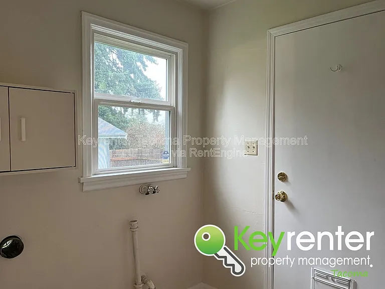 4816 E G St — Photo 30