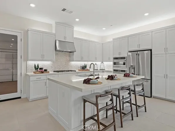 27320 Fox Den Pl, Valencia, CA 91381