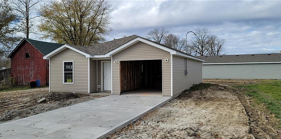 2nd image of 8193 E County Road 195 S