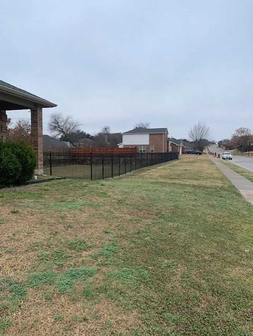 Coming Soon--Great 3 Bedroom 2 Bathroom Home In Prime Location — Photo 2
