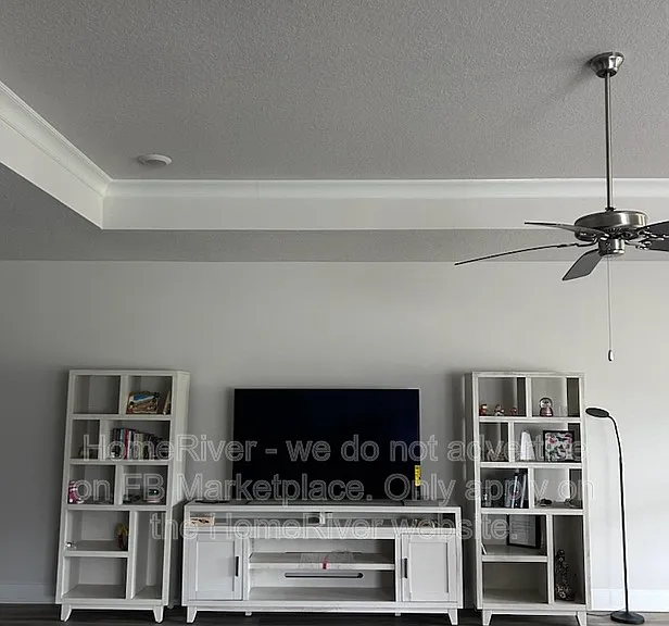 10705 Davenport Loop — Photo 3