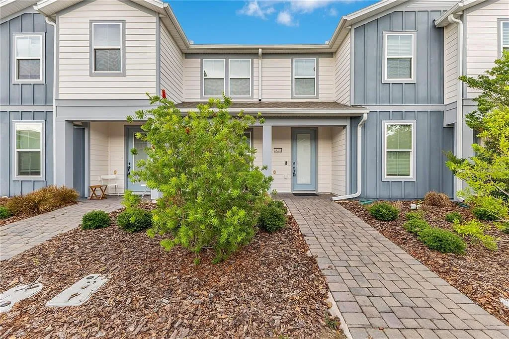3 bed, 2.5 bath, 1620 sqft, $3,000 — Photo 1