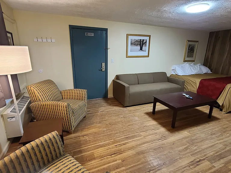 Presque Isle Extended Stay Suites — Photo 13