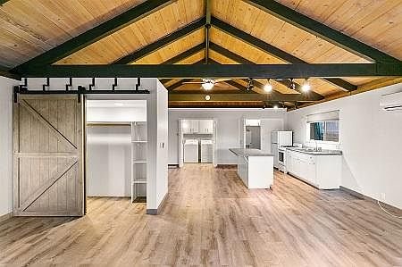 2nd image of 292 Heliotrope Dr