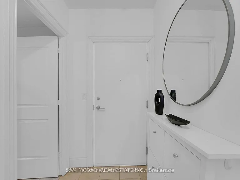 16 Brookers Ln #Penthouse 1 — Photo 2