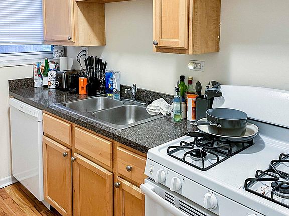 5th image of 4901 N Seeley Ave #G