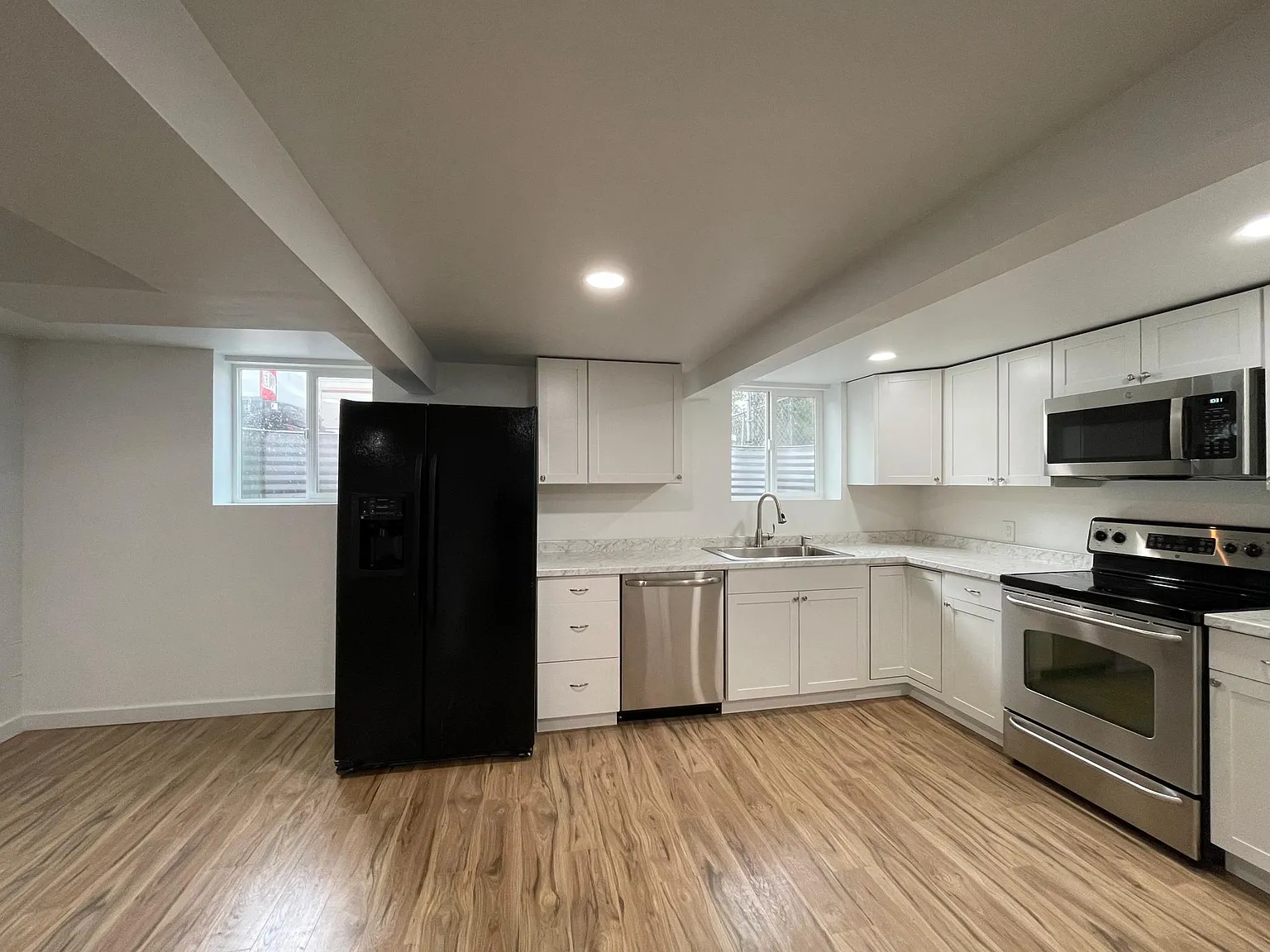 2 bed, 960 sqft, $1,650 — Photo 2