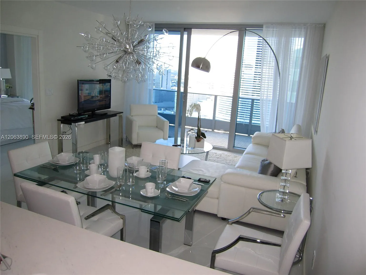 Epic West Condo — Photo 2