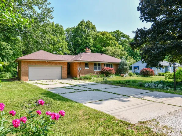 13110 West Needham DRIVE, New Berlin, WI 53151