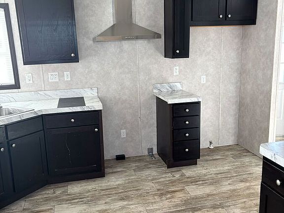 3rd image of 993 Michigan Ave E #53M