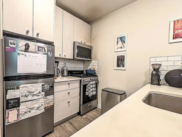 576 Washington Ave #1B — Photo 8