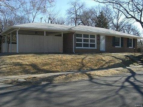1st image of 300 Saint Edward Ln