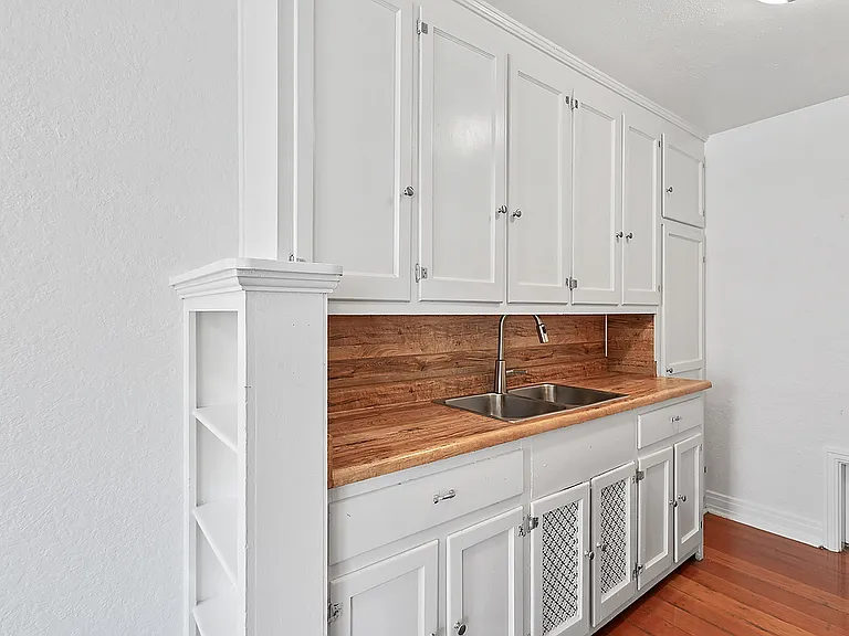 1010 N Sherman St — Photo 3