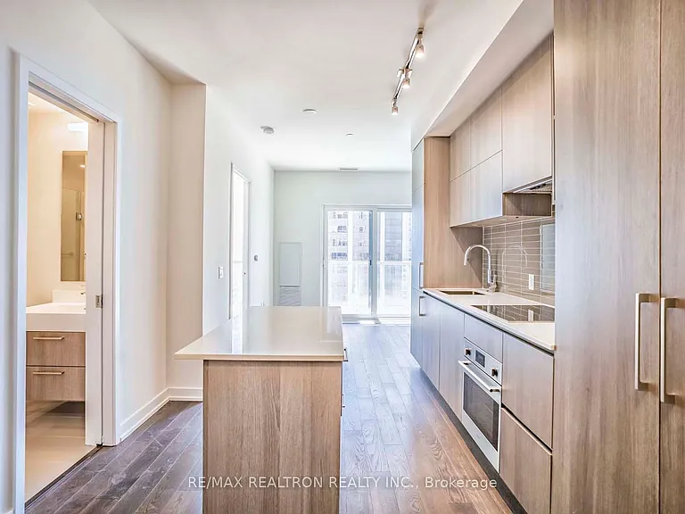 1 Yorkville Ave #3112 — Photo 2