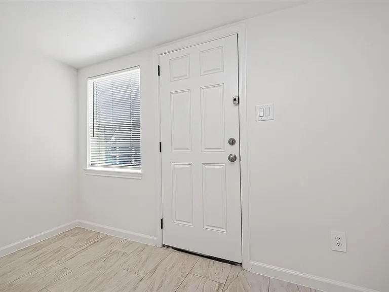 4901 Stimson St #8 — Photo 5