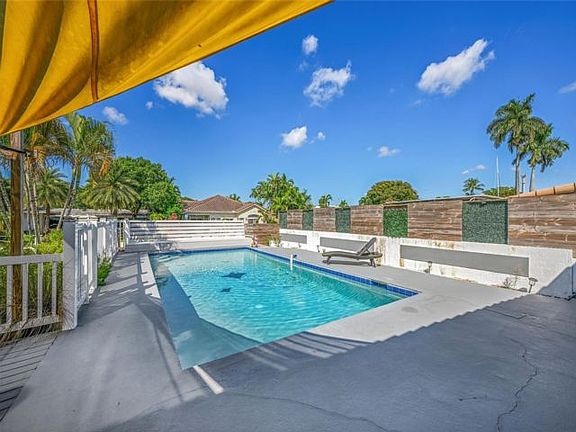 4th image of 2549 Marathon Ln