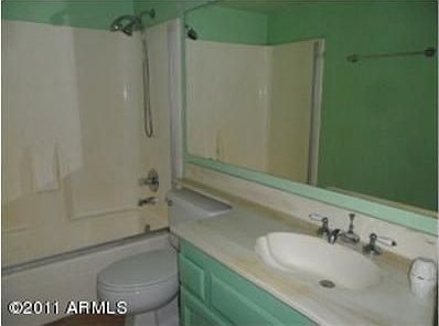 5th image of 5126 E Edgemont Ave