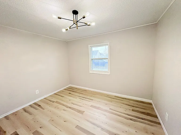 1525 Reswick Dr — Photo 3