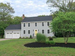 7 Wampanoag Dr, Franklin, MA 02038