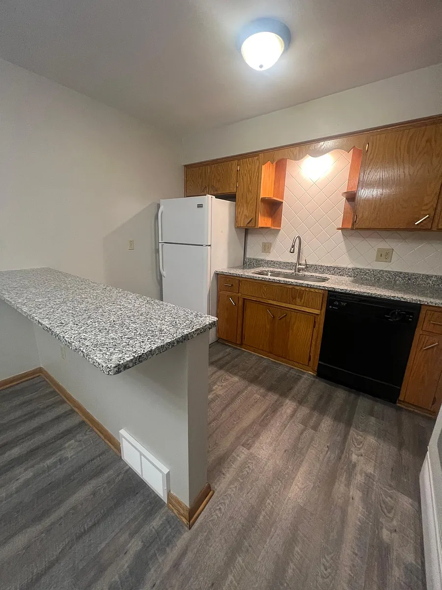 Building Photo - 1621 W 44th St