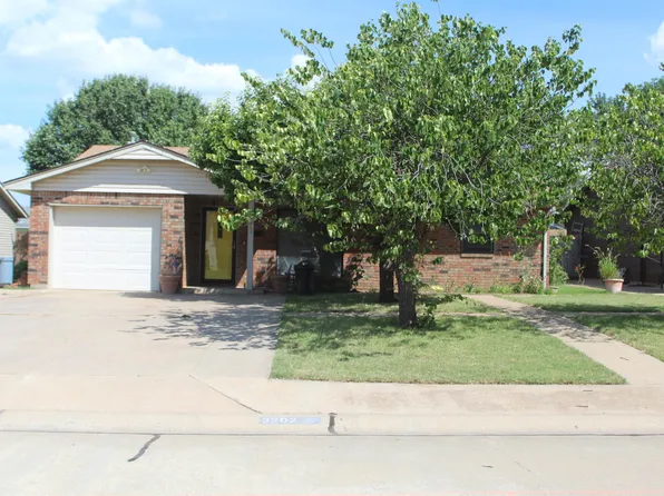 3202 Bent Creek Dr, Woodward, OK 73801