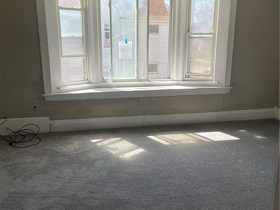 5th image of 425 Arden Pl