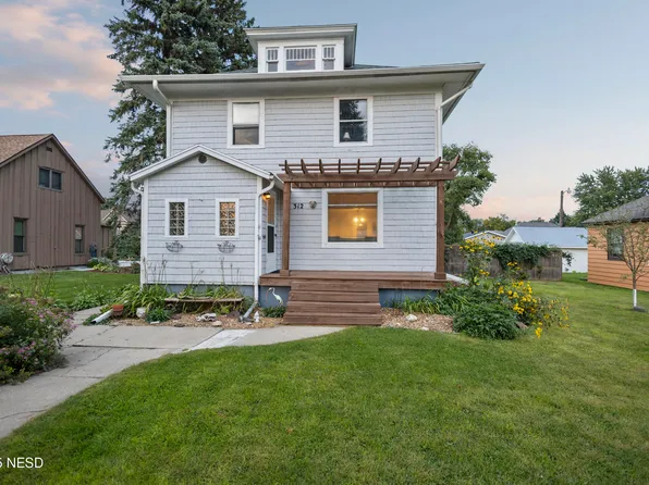 312 N Broadway St, Watertown, SD 57201