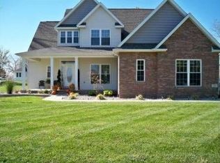 111 N Greenbriar Rd, Carterville, IL 62918