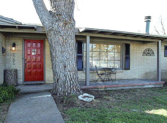2nd image of 2503 Bedford Dr