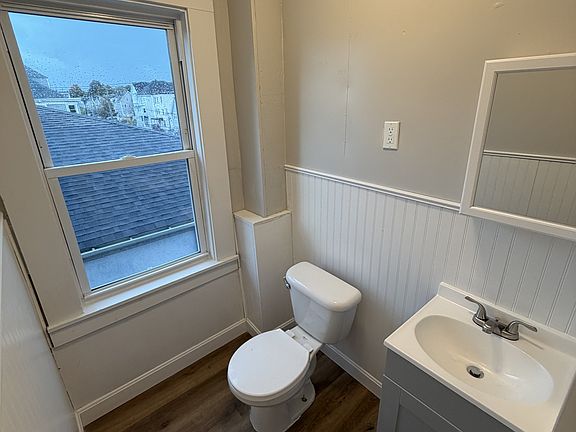 5th image of 954 County Street 3