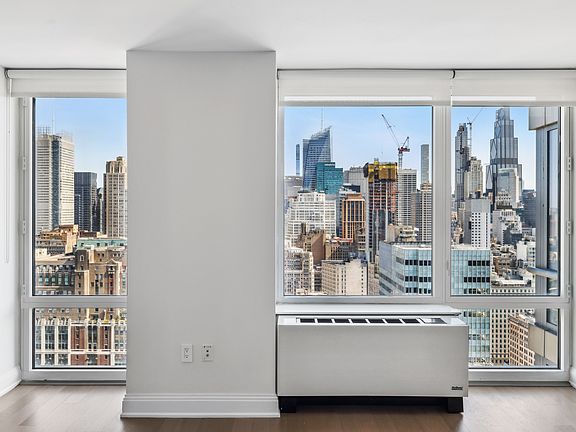 4th image of 125 W 31st St APT 34F