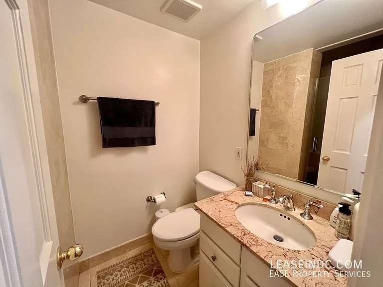 1631 16th St NW #2 — Photo 32