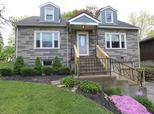 453 Glacier Heights Rd, Youngstown, OH
