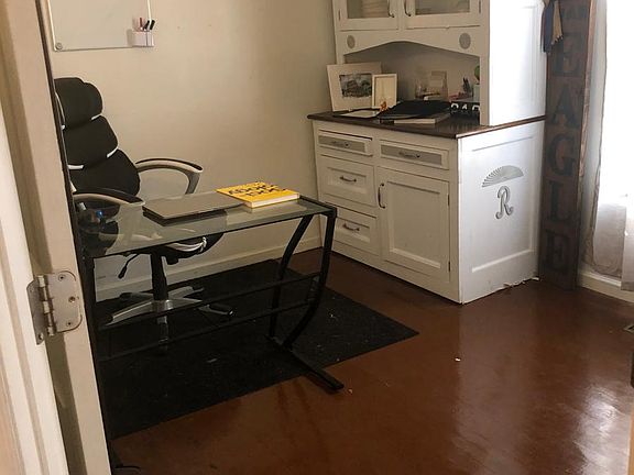 4th image of 515 Lamont St