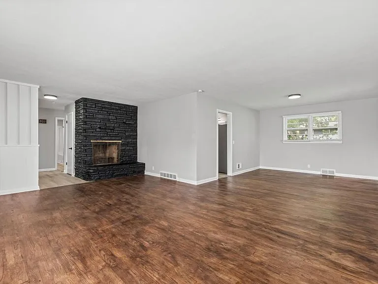 7214 Northridge Dr — Photo 3
